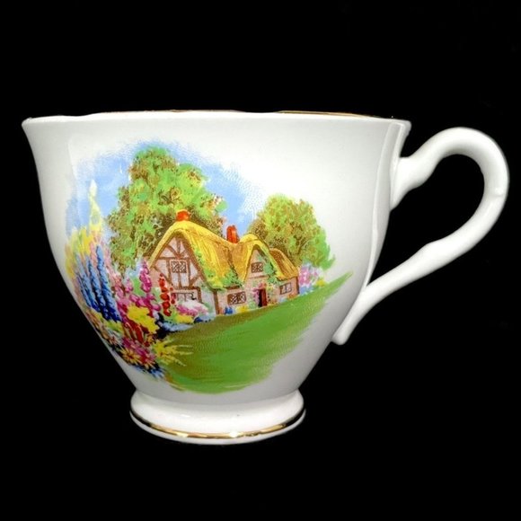 Vintage 1950s Crown Essex England Cottage Fine Bone China Teacup and Saucer Set - Picture 4 of 10